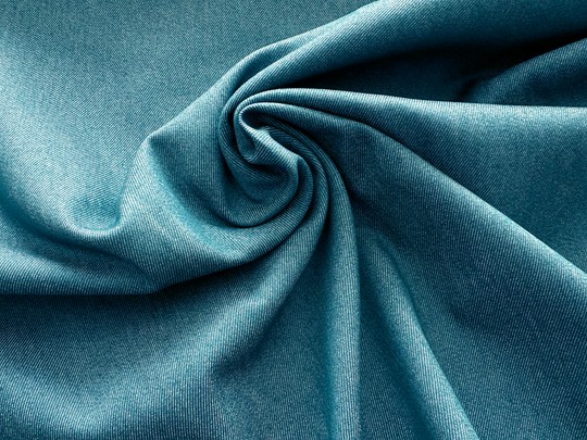 #A70 Petrolejová džínovina /65% bavlna, 33% polyester, 2% elastan/